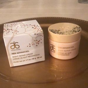 Arbonne Re9 Advanced Night Repair Cream